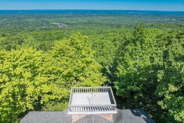 10 Cadwell Dr, Wilbraham, MA 01095