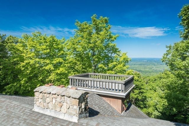 10 Cadwell Dr, Wilbraham, MA 01095