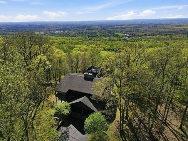 10 Cadwell Dr, Wilbraham, MA 01095