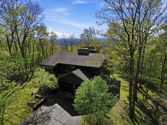 10 Cadwell Dr, Wilbraham, MA 01095