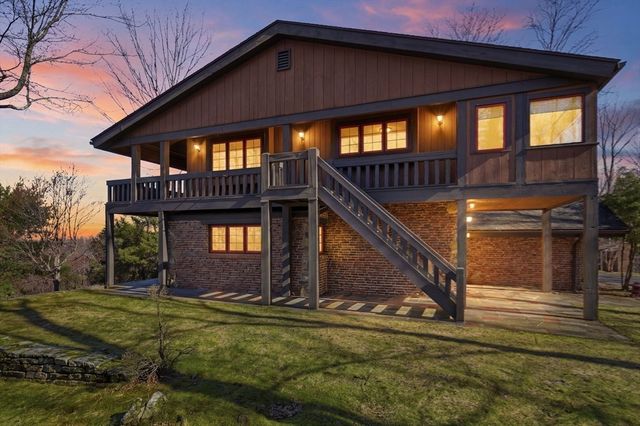 10 Cadwell Dr, Wilbraham, MA 01095