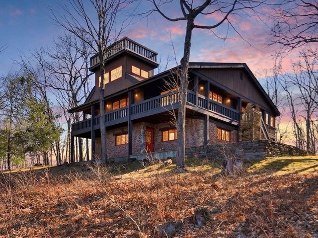 10 Cadwell Dr, Wilbraham, MA 01095