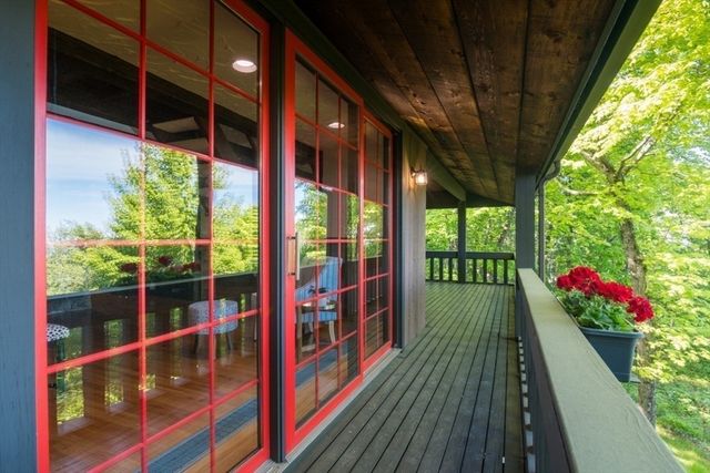 10 Cadwell Dr, Wilbraham, MA 01095
