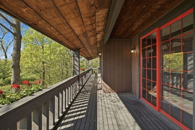10 Cadwell Dr, Wilbraham, MA 01095
