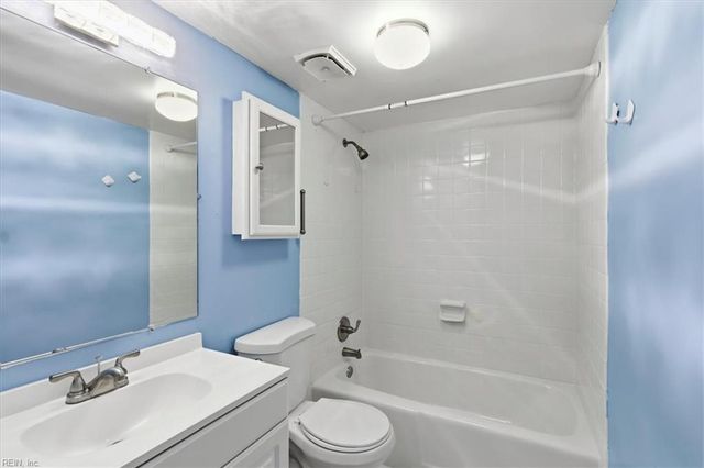 3288 Page Ave Apt 504, Virginia Beach, VA 23451