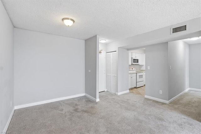 3288 Page Ave Apt 504, Virginia Beach, VA 23451