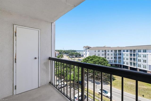 3288 Page Ave Apt 504, Virginia Beach, VA 23451
