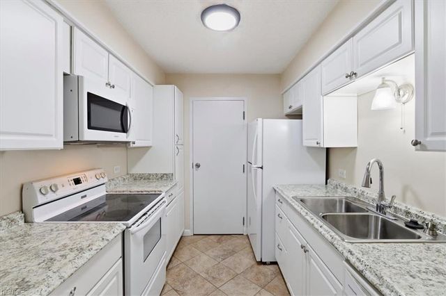 3288 Page Ave Apt 504, Virginia Beach, VA 23451