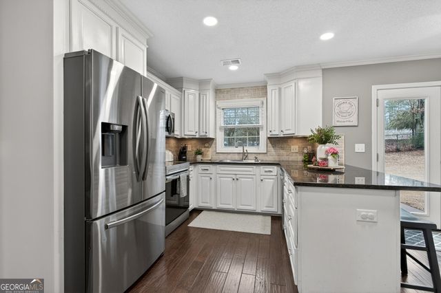 15 Bluegrass Cove NE, Cartersville, GA 30121