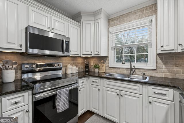 15 Bluegrass Cove NE, Cartersville, GA 30121