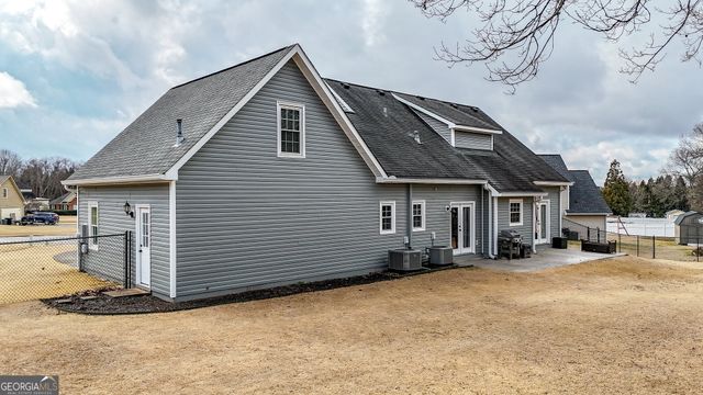 15 Bluegrass Cove NE, Cartersville, GA 30121