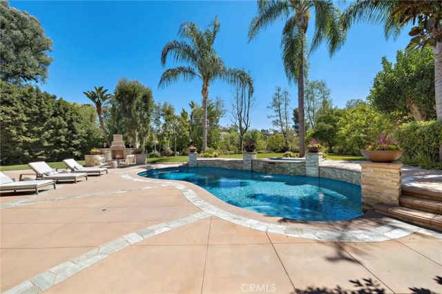 25512 Saddle Rock Place, Laguna Hills, CA 92653
