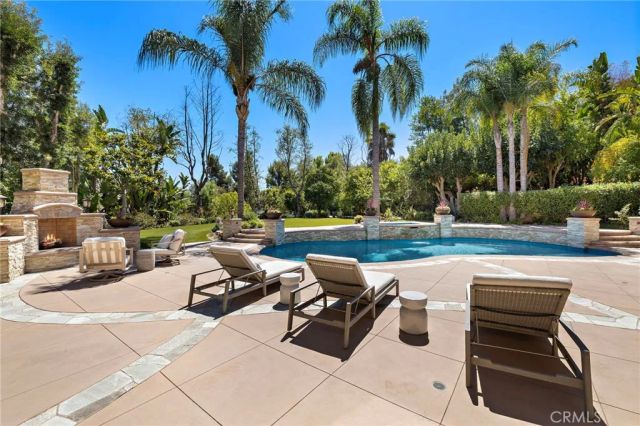 25512 Saddle Rock Place, Laguna Hills, CA 92653