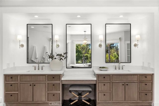 25512 Saddle Rock Place, Laguna Hills, CA 92653