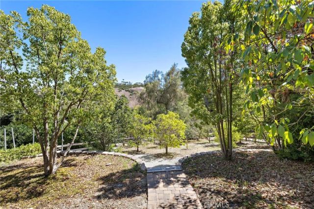 25512 Saddle Rock Place, Laguna Hills, CA 92653
