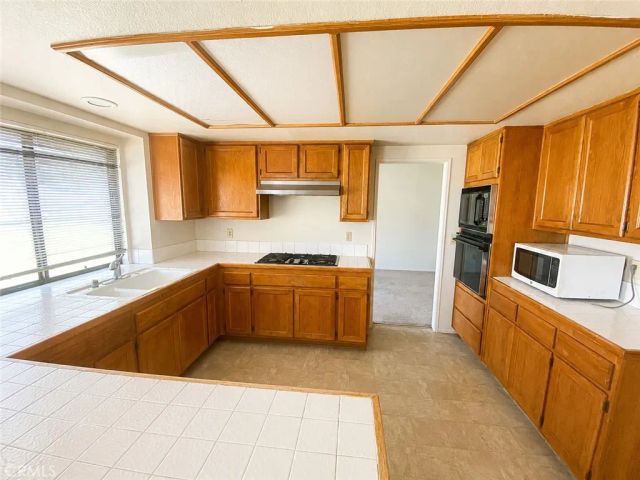 1537 Grandview, Upland, CA 91784