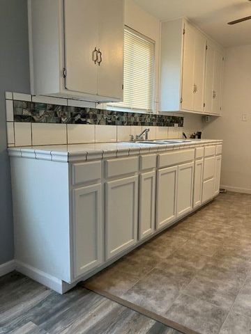 1722 N Mooney Boulevard, Visalia, CA 93291
