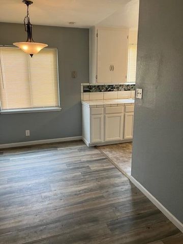 1722 N Mooney Boulevard, Visalia, CA 93291