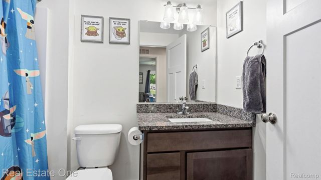 15586 Pine Street, Monroe Charter Township, MI 48161