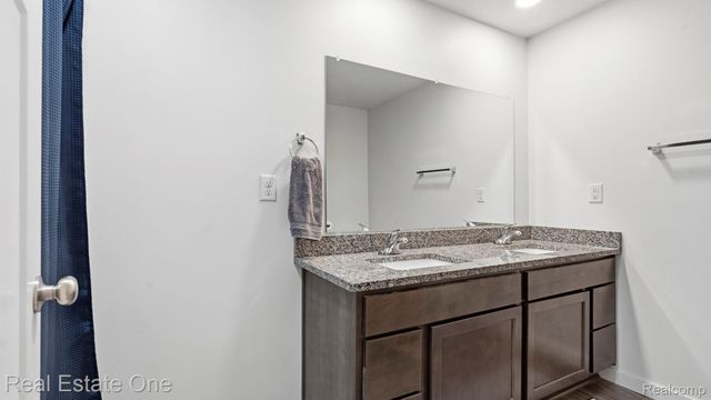 15586 Pine Street, Monroe Charter Township, MI 48161