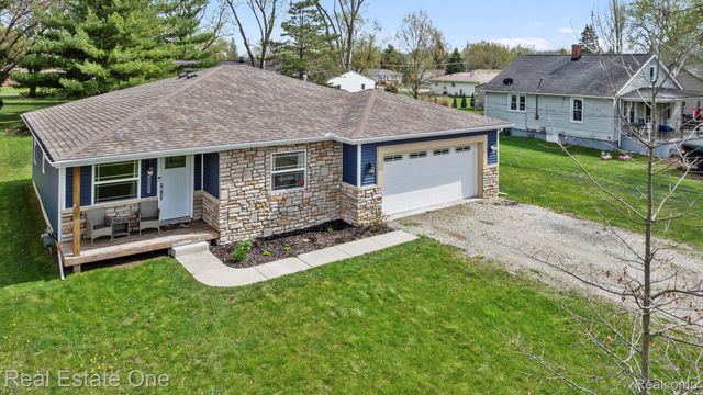 15586 Pine Street, Monroe Charter Township, MI 48161
