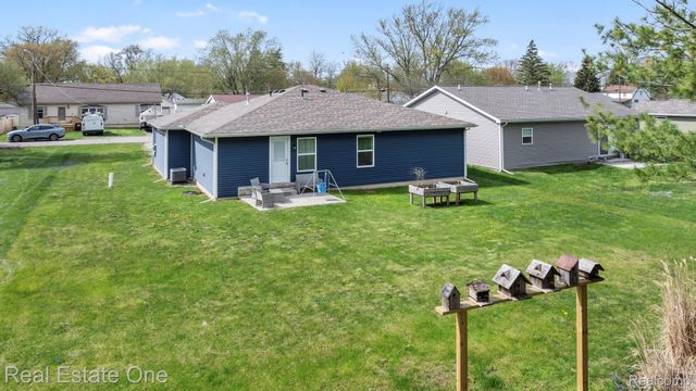 15586 Pine Street, Monroe Charter Township, MI 48161