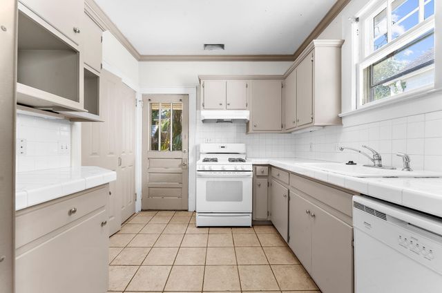 161 Grove Street, Charleston, SC 29403