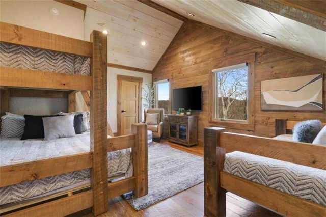 226 Round Top Road, Mineral Bluff, GA 30559