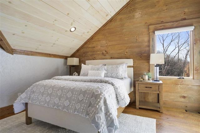 226 Round Top Road, Mineral Bluff, GA 30559