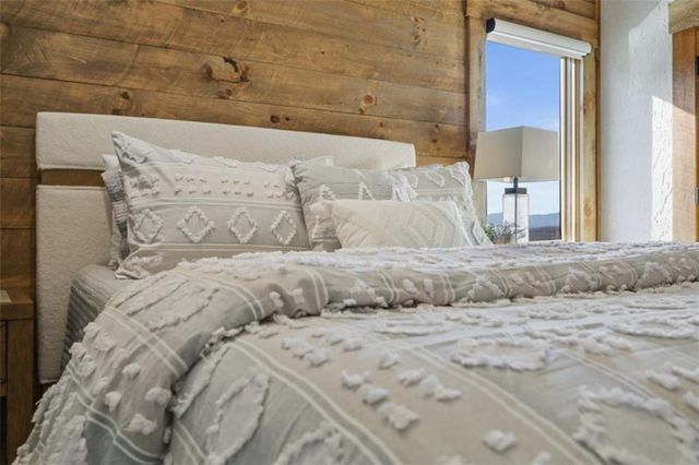 226 Round Top Road, Mineral Bluff, GA 30559