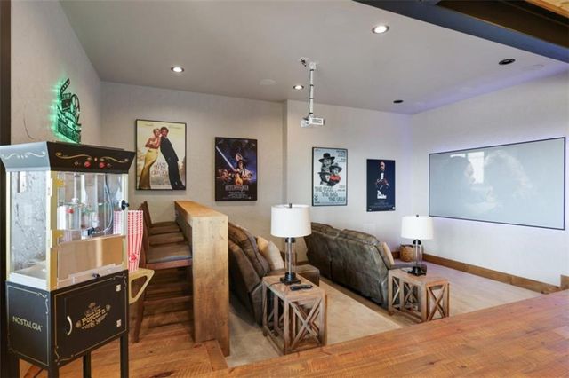 226 Round Top Road, Mineral Bluff, GA 30559