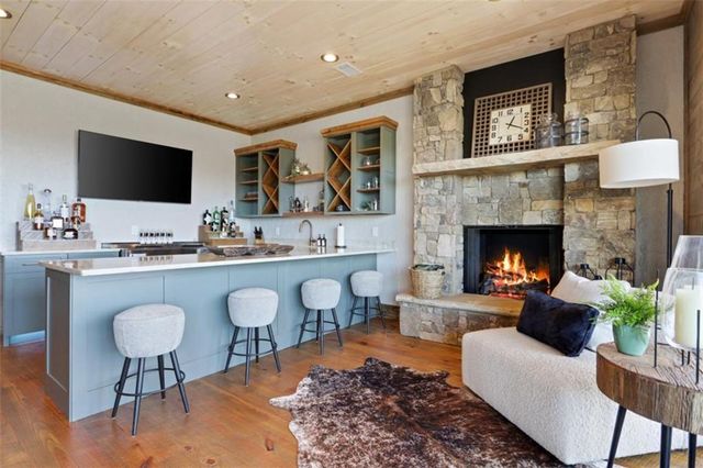 226 Round Top Road, Mineral Bluff, GA 30559