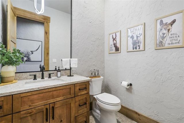 226 Round Top Road, Mineral Bluff, GA 30559