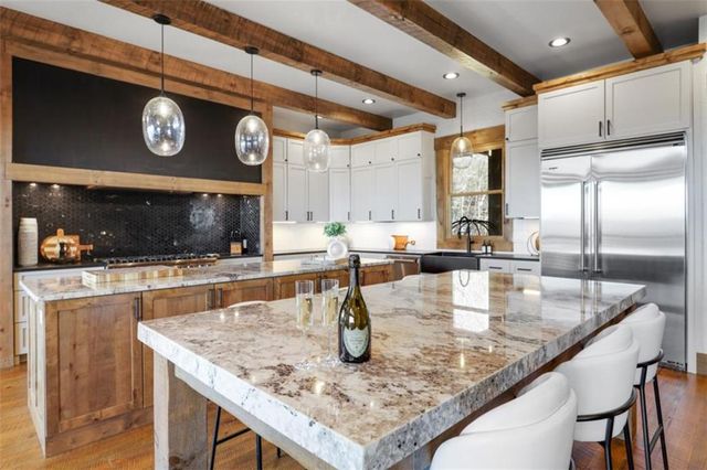 226 Round Top Road, Mineral Bluff, GA 30559