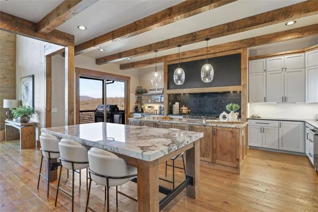 226 Round Top Road, Mineral Bluff, GA 30559