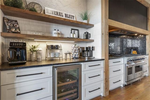 226 Round Top Road, Mineral Bluff, GA 30559