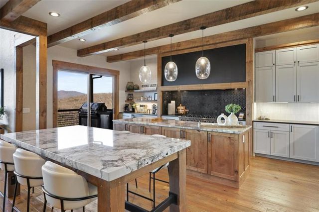 226 Round Top Road, Mineral Bluff, GA 30559