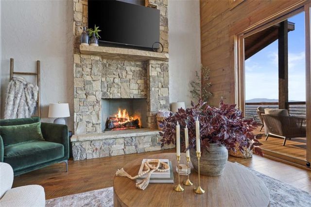 226 Round Top Road, Mineral Bluff, GA 30559