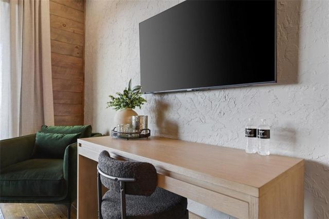 226 Round Top Road, Mineral Bluff, GA 30559