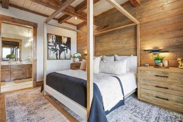 226 Round Top Road, Mineral Bluff, GA 30559