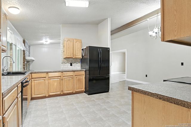 5867 Oak Run, San Antonio, TX 78247