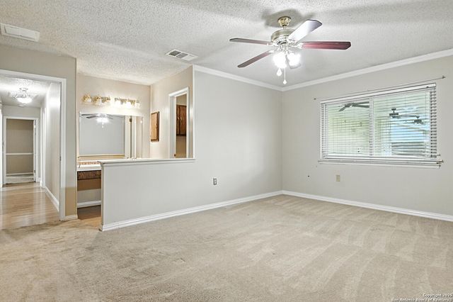 5867 Oak Run, San Antonio, TX 78247