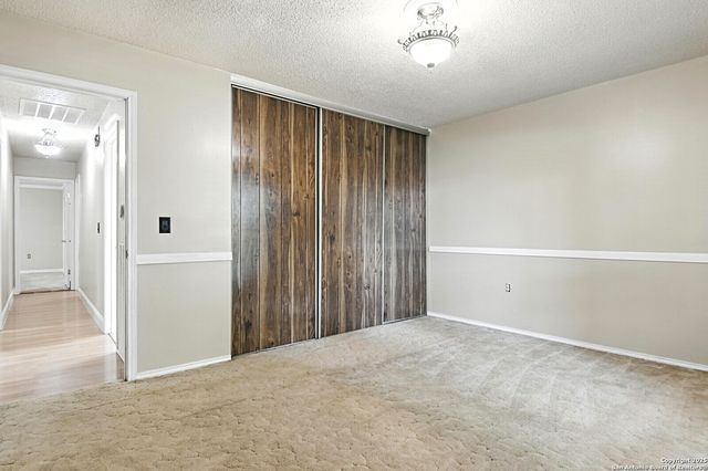 5867 Oak Run, San Antonio, TX 78247