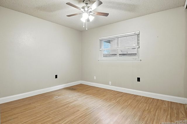 5867 Oak Run, San Antonio, TX 78247