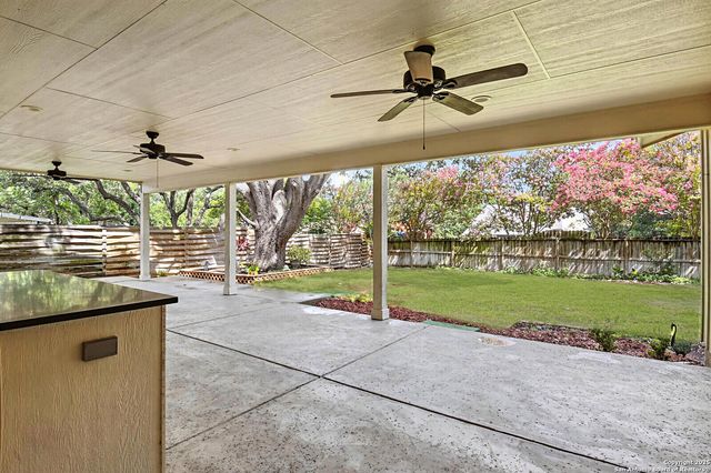 5867 Oak Run, San Antonio, TX 78247