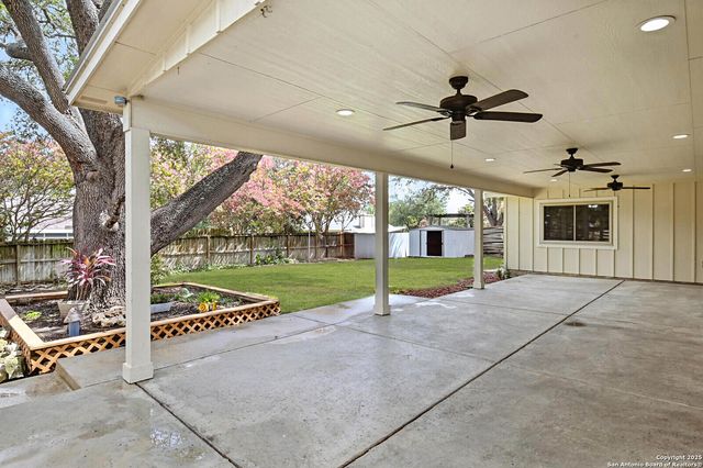 5867 Oak Run, San Antonio, TX 78247
