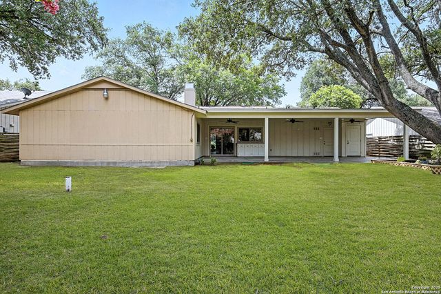 5867 Oak Run, San Antonio, TX 78247