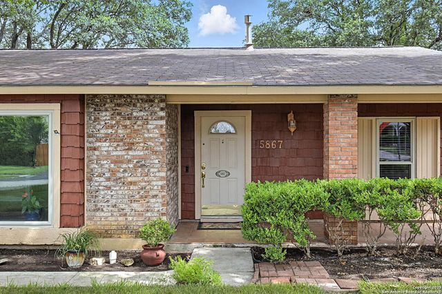 5867 Oak Run, San Antonio, TX 78247