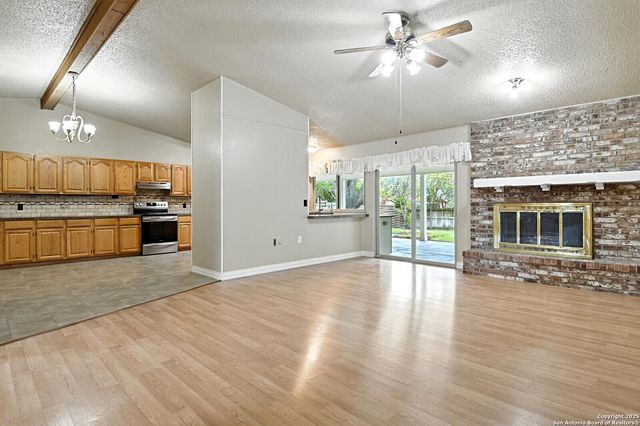 5867 Oak Run, San Antonio, TX 78247