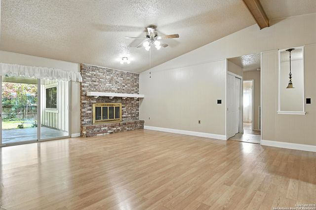 5867 Oak Run, San Antonio, TX 78247